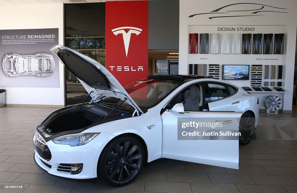 Electronic Car Maker Telsa Reports Quarterly Earnings