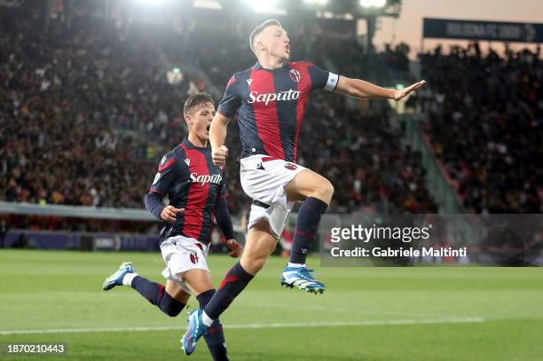Lewis Ferguson of Bologna FC celebrates after scoring a goal during the Serie A TIM match between Bologna FC and Atalanta BC at Stadio Renato...