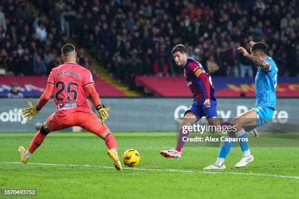 Sergi Roberto of FC Barcelona scores their team's third goal during the LaLiga EA Sports match between FC Barcelona and UD Almeria at Estadi Olimpic...