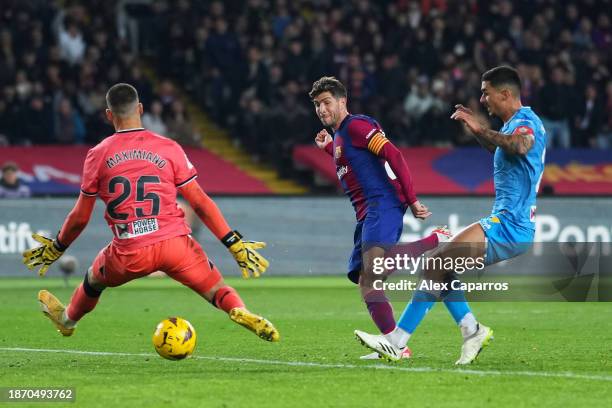 Sergi Roberto of FC Barcelona scores their team's third goal during the LaLiga EA Sports match between FC Barcelona and UD Almeria at Estadi Olimpic...