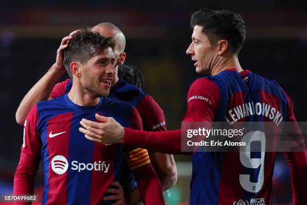 Sergi Roberto of FC Barcelona celebrates with his teammates after scoring the team's third goal during the LaLiga EA Sports match between FC...