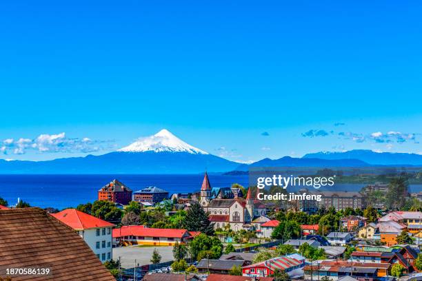 volcán osorno y lago llanquihue, parque nacional vicente pérez rosales, región de los lagos, puerto varas, chile - chile fotografías e imágenes de stock