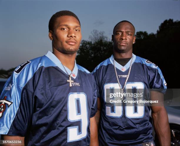 Quarterback Steve McNair and defensive end Jevon Kearse of the Tennessee Titans in 2000 in Nashville, Tennessee.