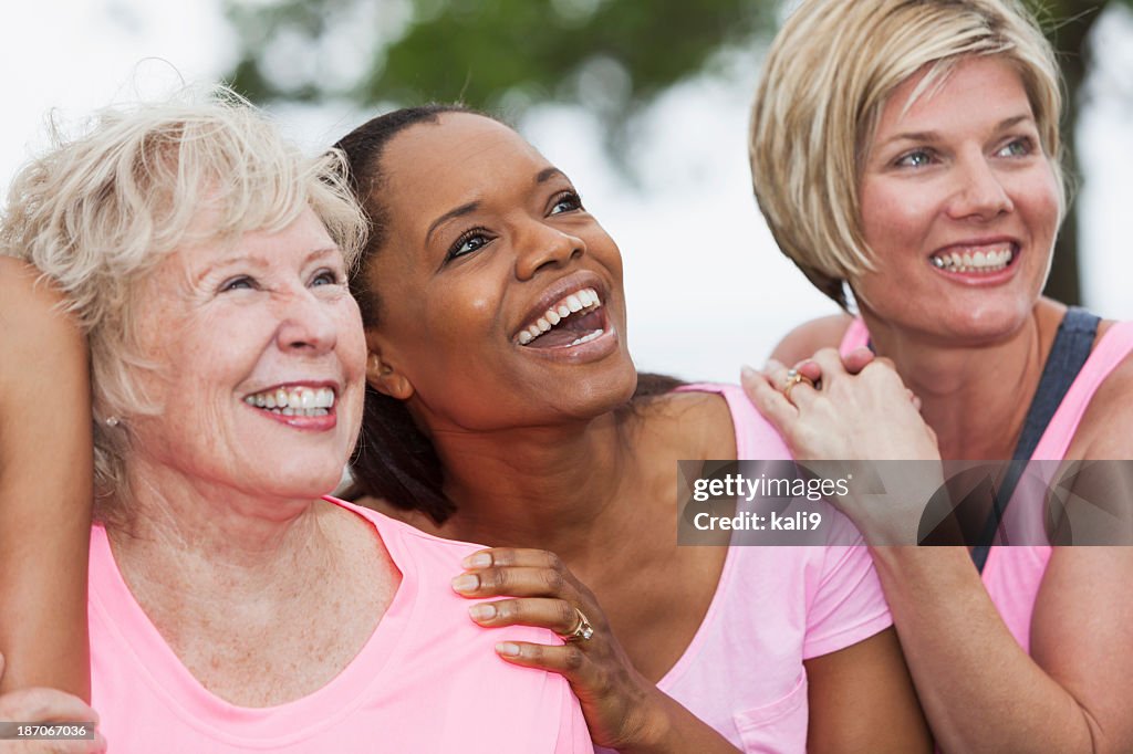 Grupo de Mulheres vestindo Rosa