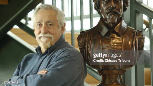 Actor Mike Nussbaum at the Chicago Shakespeare Theatre, posing in the lobby with a bust of William Shakespeare, August 2005. Nussbaum died Saturday,...