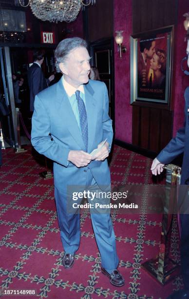 Cliff Robertson attends the local premiere of "Shakespeare in Love" at the Ziegfeld Theatre in New York City on December 3, 1998.