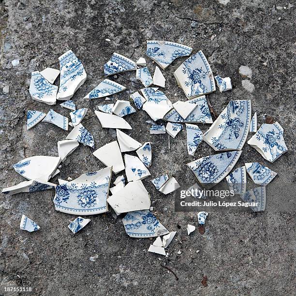broken dish - porcelain stock pictures, royalty-free photos & images
