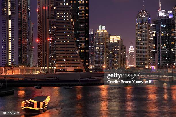 night view of dubai marina and canal - dubai water canal stock pictures, royalty-free photos & images