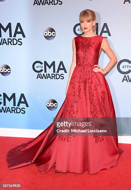 Taylor Swift attends the 47th annual CMA Awards at the Bridgestone Arena on November 6, 2013 in Nashville, Tennessee.