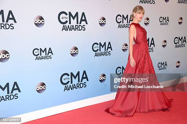 Taylor Swift attends the 47th annual CMA Awards at the Bridgestone Arena on November 6, 2013 in Nashville, Tennessee.