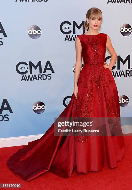 Taylor Swift attends the 47th annual CMA Awards at the Bridgestone Arena on November 6, 2013 in Nashville, Tennessee.