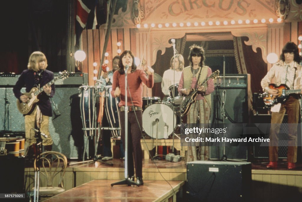 Rockrick The Rolling Stones perform live on stage on the set of the Rolling ...