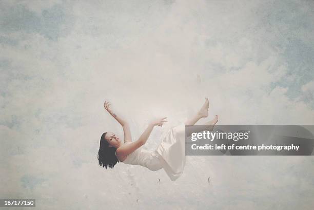 Dose Fall Off Dress Falling Off Photos and Premium High Res Pictures - Getty Images