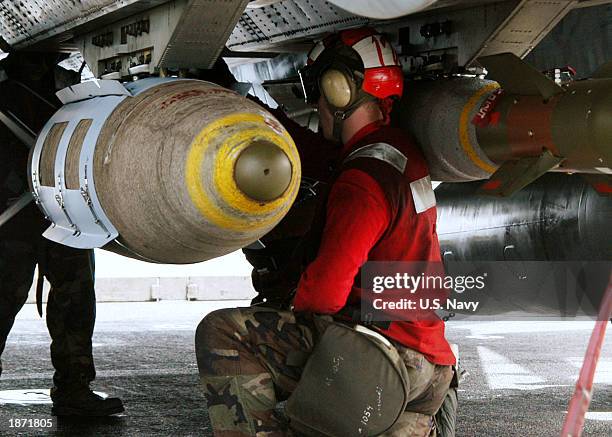 Ao2 Navy Us Navy Aviation Ordnanceman Photos and Premium High Res Pictures ...