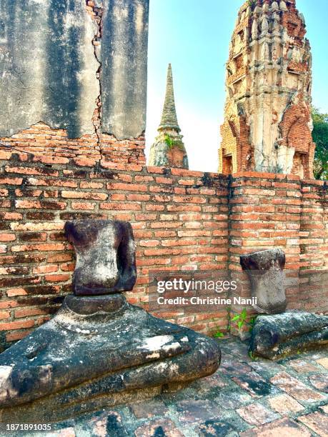 wat mahathat, ayuthaya, thailand - wat phra mahathat stock pictures, royalty-free photos & images