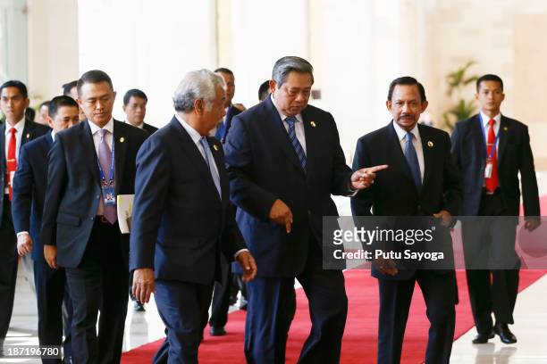 Indonesian President Susilo Bambang Yudhoyono , H.M. Sultan Hassanal Bolkiah of Brunei Darussalam and Timor Leste Prime Minister Xanana Gusmao walk...