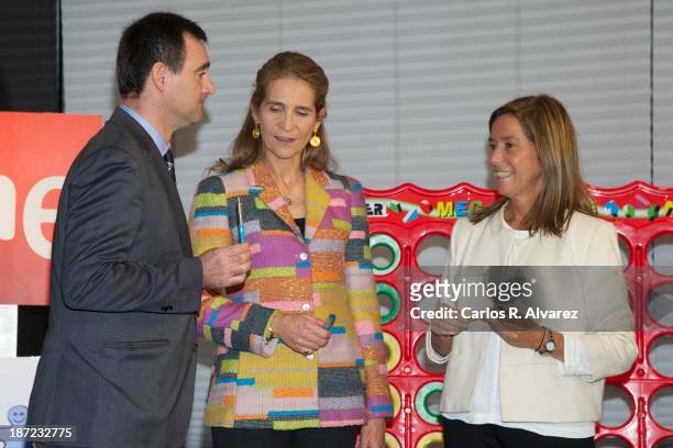 President of "Crecer Jugando" Foundation Jose Antonio Pastor, Princess Elena of Spain and Minister of Health, Social services and Equality Ana Mato...