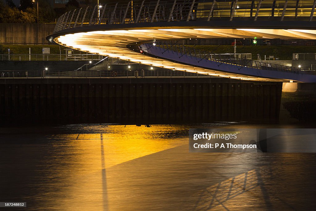 Gateshead Millennium Bridge at night