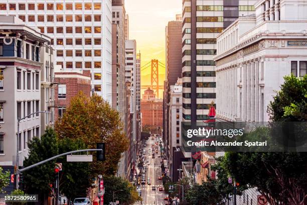 san francisco street oakland bay bridge - san francisco financial district stock pictures, royalty-free photos & images