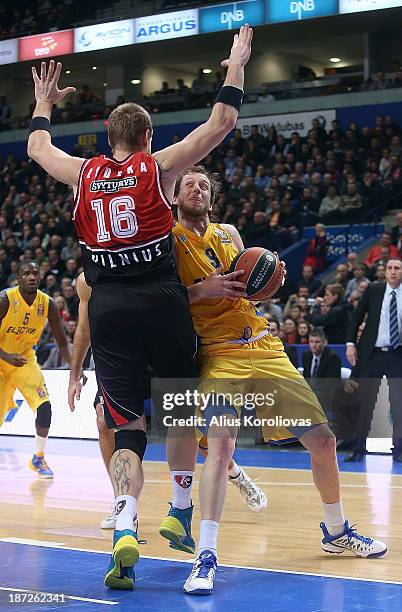 Joe Ingles, #8 of Maccabi Electra Tel Aviv in action during the 2013-2014 Turkish Airlines Euroleague Regular Season Date 4 game between Lietuvos...