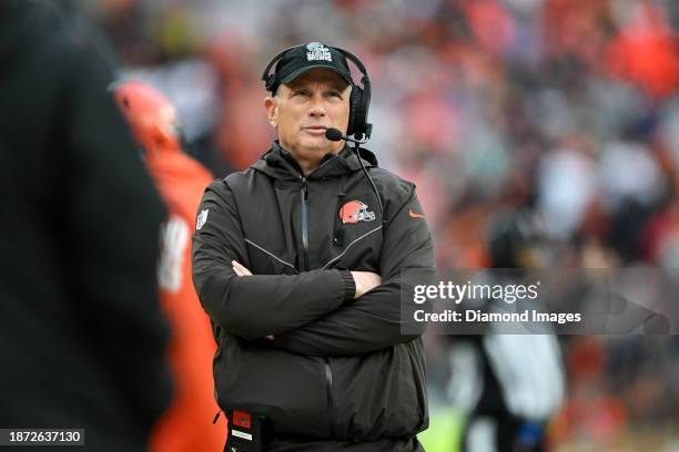 Defensive coordinator Jim Schwartz of the Cleveland Browns looks on during the second half against the Chicago Bears at Cleveland Browns Stadium on...