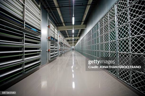 Data Server Romm Facebook 123 Facebook Server Room Stock Photos, High-Res Pictures, and Images ...