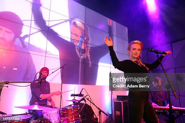Singer Leslie Clio peforms at the opening of the Microsoft Center Berlin on November 7, 2013 in Berlin, Germany. The Microsoft Center Berlin, part of...