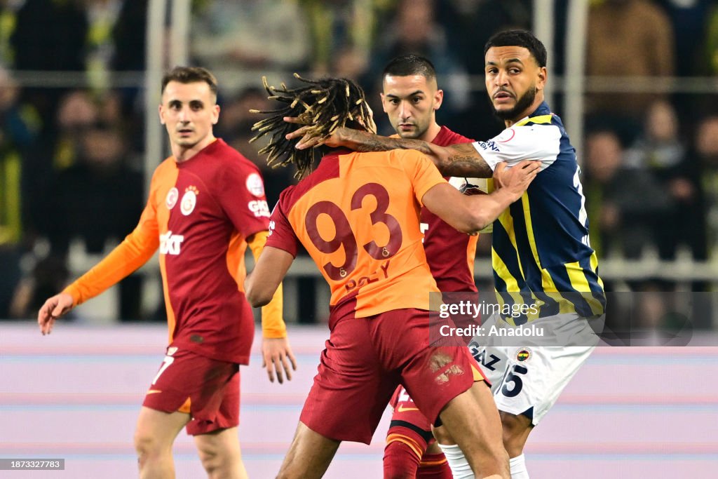 Fenerbahce v Galatasaray - Turkish Super Lig