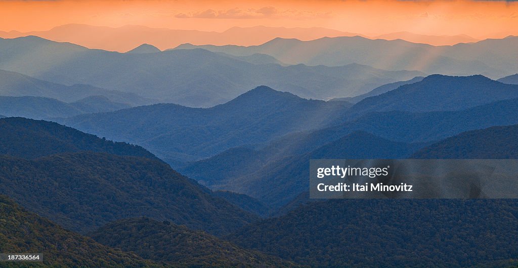 Simple Blue Ridge Ridges On The Blue Ridge Parkway High-Res Stock Photo - Getty Images