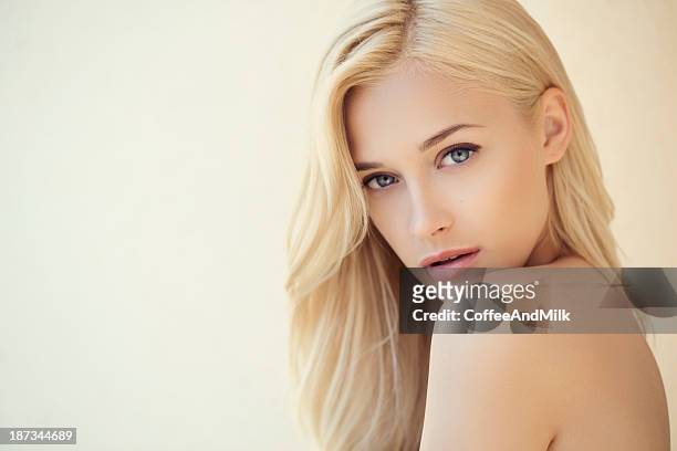 beautiful woman - beautiful blondes stockfoto's en -beelden