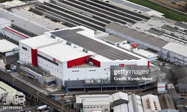 Photo taken from a Kyodo News helicopter on Dec. 25 shows a Daihatsu Motor Co. Factory in Oyamazaki in Kyoto Prefecture, western Japan. The small-car...