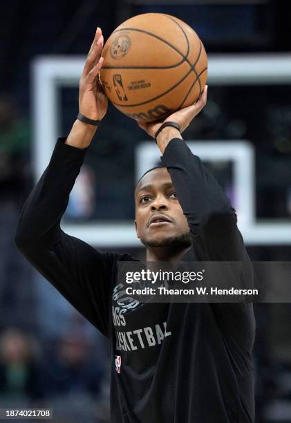 De'Aaron Fox of the Sacramento Kings warms up prior to the start of an NBA basketball game against the Boston Celtics at Golden 1 Center on December...