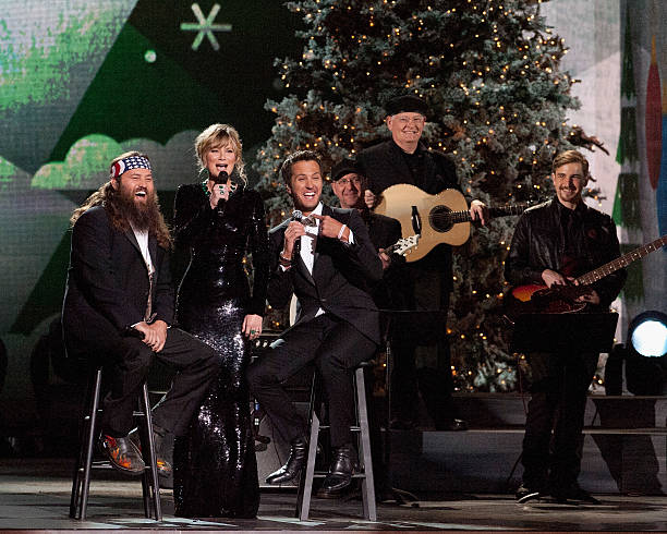 TN: CMA 2013 Country Christmas