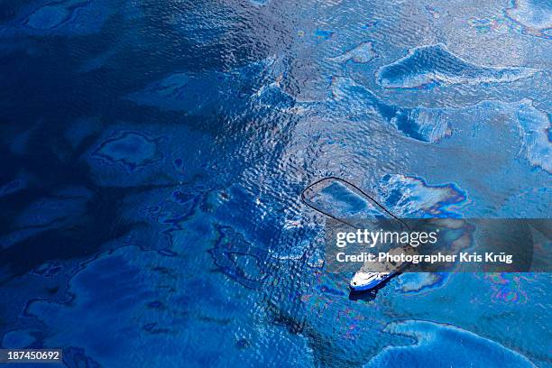 deepwater horizon oilspill gulf of mexico - olielek stockfoto's en -beelden