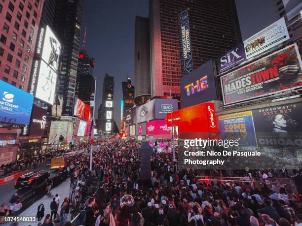 new york city time square at night - us blank billboard stockfoto's en -beelden