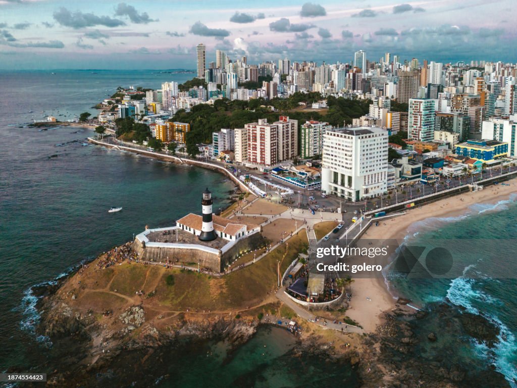 Panoramablick auf die Küste von Salvador da Bahia
