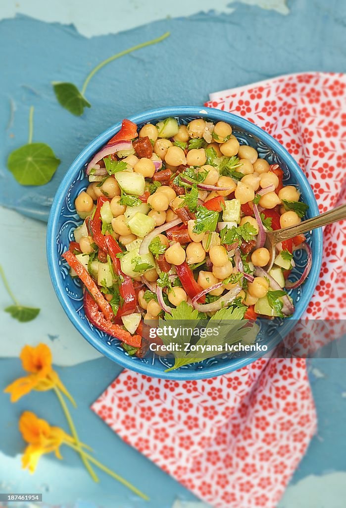 Chickpeas and pepper salad