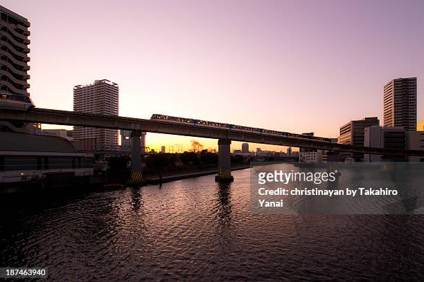 tokyo monorail - christinayan ストックフォトと画像