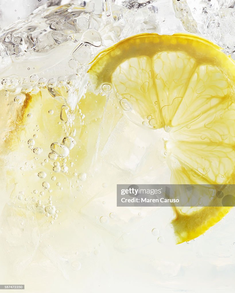 Close Up of Lemon Slice in Iced Spritzer
