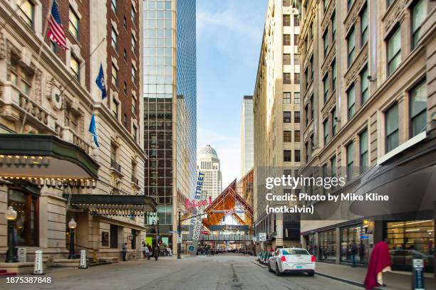 louisville kentucky street life - louisville stock pictures, royalty-free photos & images