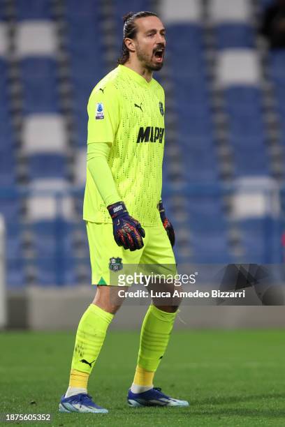 Andrea Consigli of US Sassuolo in action during the Serie A TIM match between US Sassuolo and Genoa CFC at Mapei Stadium - Citta' del Tricolore on...