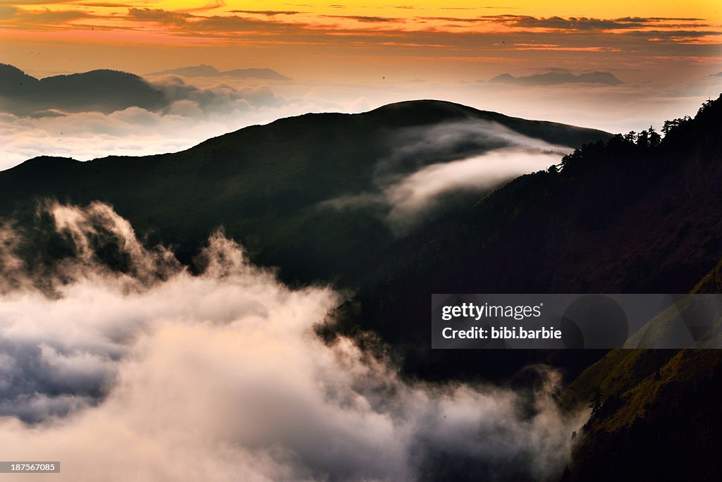 Acacia Hill clouds