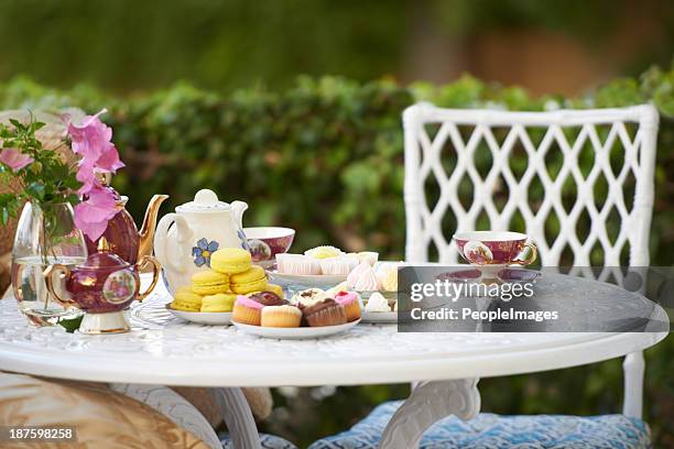 high tea! - tea and cupcakes bildbanksfoton och bilder