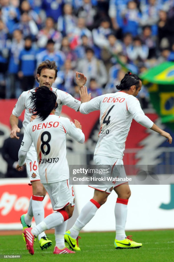Yokohama F.Marinos v Nagoya Grampus - 2013 J.League