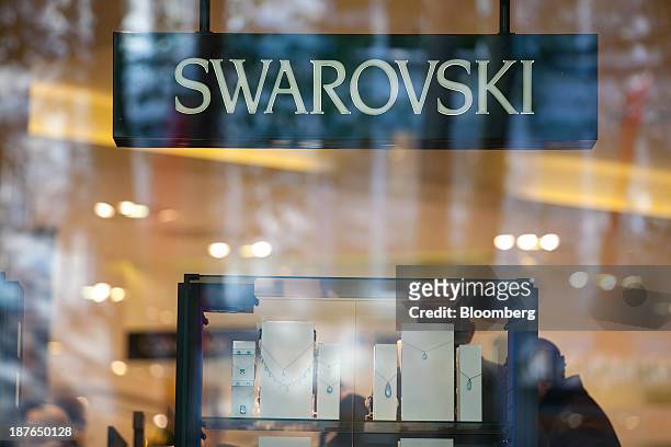 spion De schuld geven verlies 168 Swarovski Logo Photos and Premium High Res Pictures - Getty Images