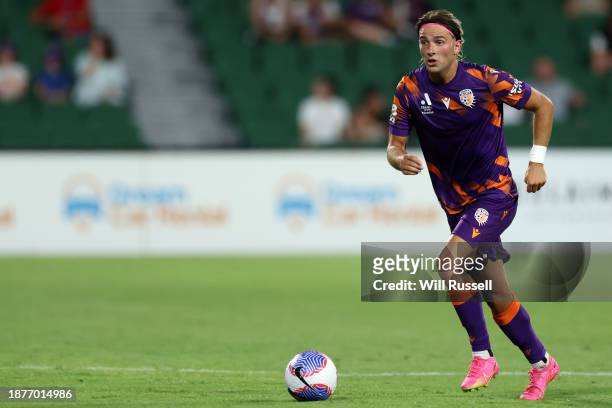 Giordano Colli of the Glory looks to pass the ball during the A-League Men round nine match between Perth Glory and Macarthur FC at HBF Park, on...