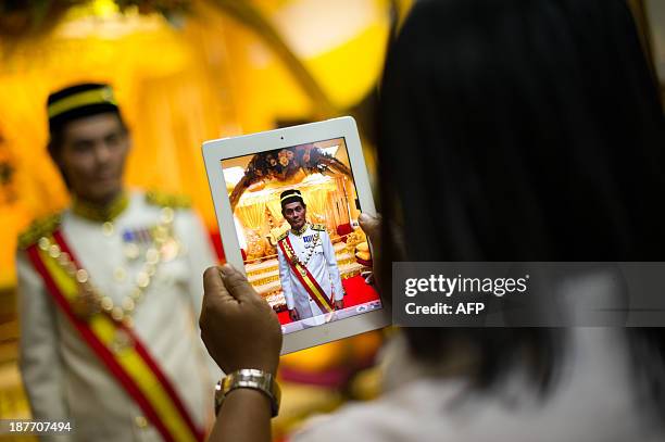 Datuk Vip 16 Datuks Stock Photos, High-Res Pictures, and Images - Getty Images