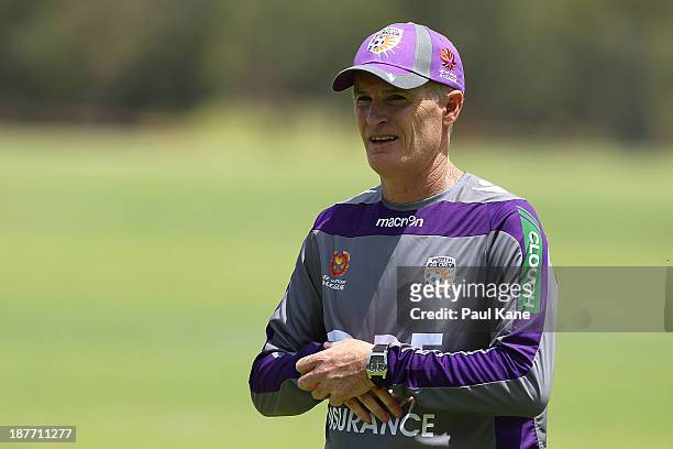 Glory coach Alistair Edwards looks on during a Perth Glory A-League training session at McGillivray Oval on November 12, 2013 in Perth, Australia.