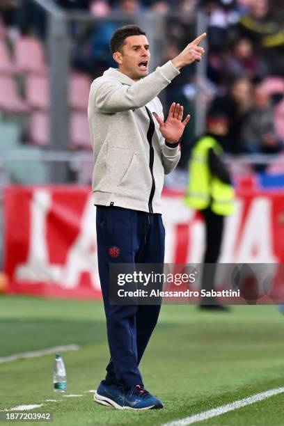 Thiago Motta, Head Coach of Bologna FC, gives the team instructions during the Serie A TIM match between Bologna FC and Atalanta BC at Stadio Renato...