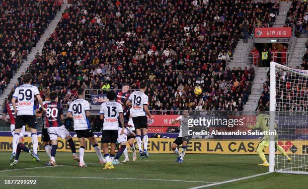 Lewis Ferguson of Bologna FC scores their team's first goal during the Serie A TIM match between Bologna FC and Atalanta BC at Stadio Renato Dall'Ara...